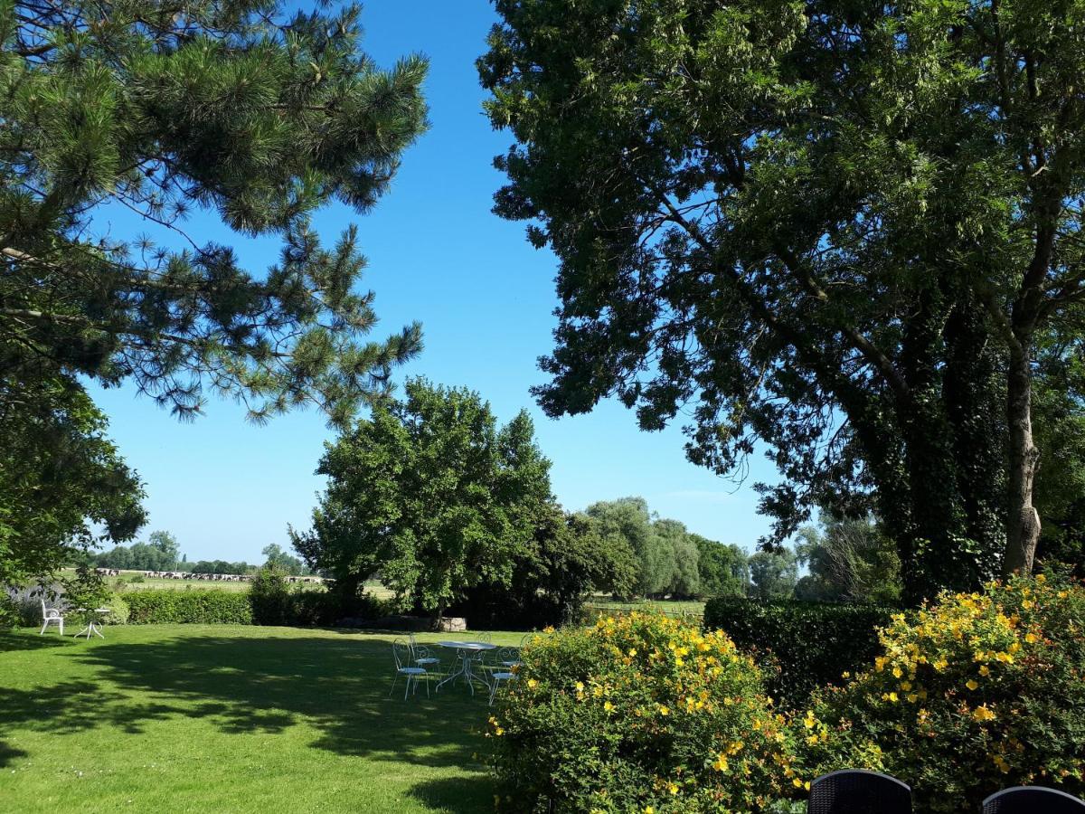 Manoir De La Ville Marie Hirel Екстериор снимка