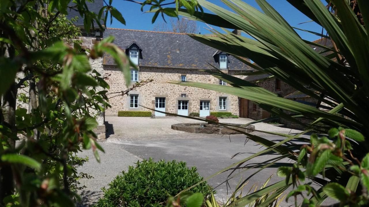 Manoir De La Ville Marie Hirel Екстериор снимка