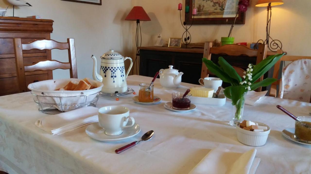 Manoir De La Ville Marie Hirel Екстериор снимка